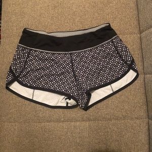 Lululemon Speed Up Run Shorts 2.5 inseam